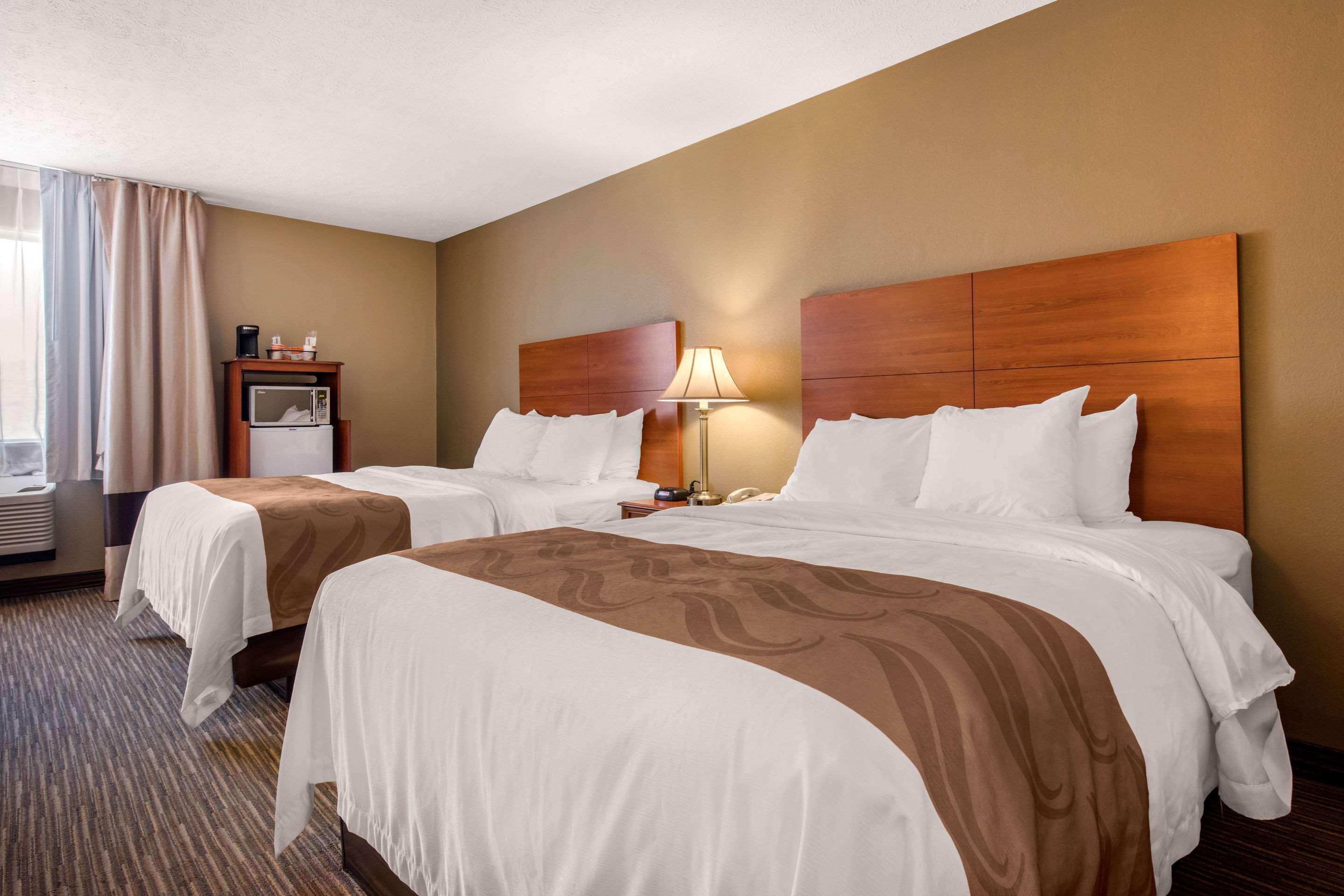 Quality Inn & Suites New Castle Exterior photo