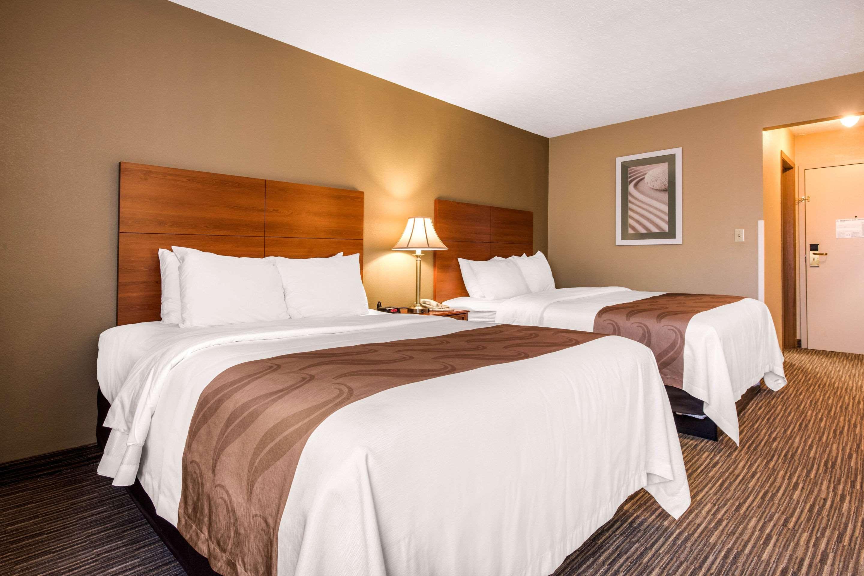 Quality Inn & Suites New Castle Exterior photo