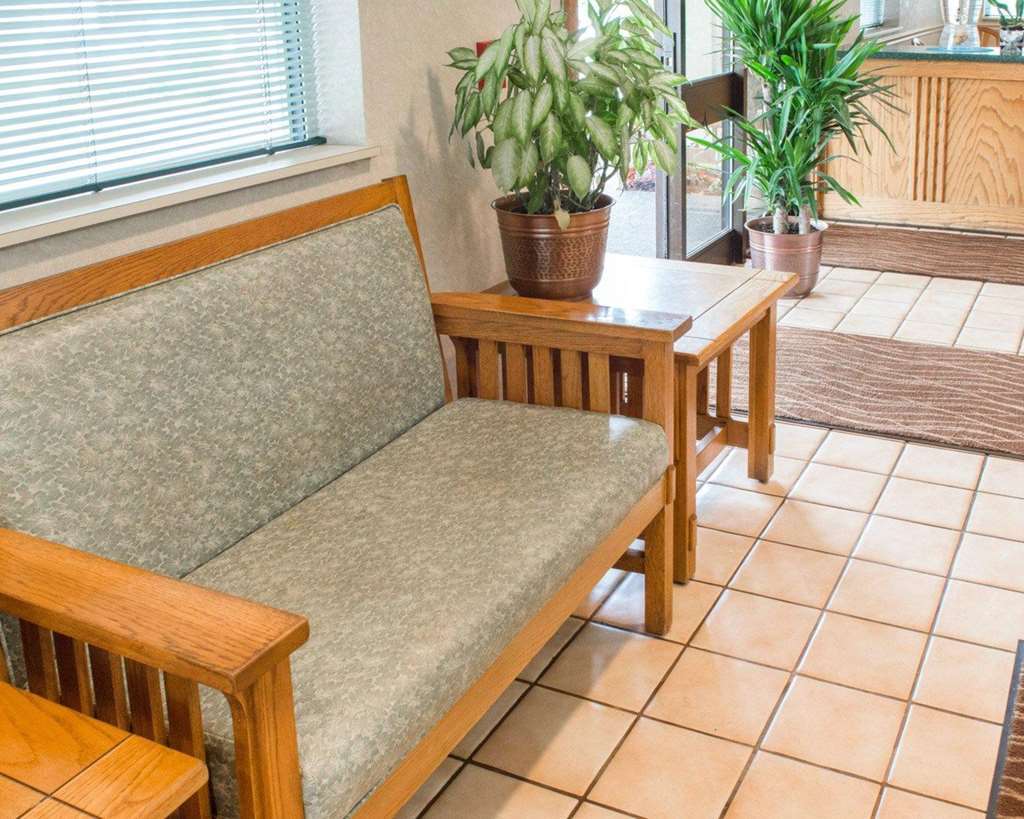 Quality Inn & Suites New Castle Interior photo